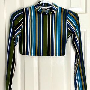 Long sleeve crop top